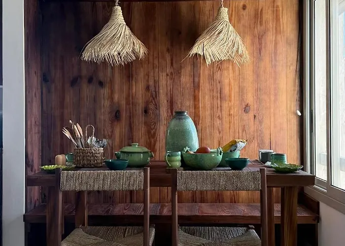 Stylish Wooden Boho 2br Einbay Direct Pool View Apartment *