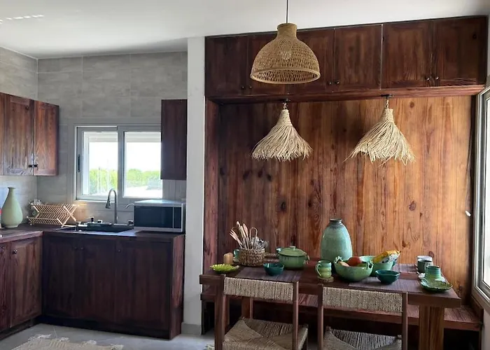 Apartment Stylish Wooden Boho 2br Einbay Direct Pool View
