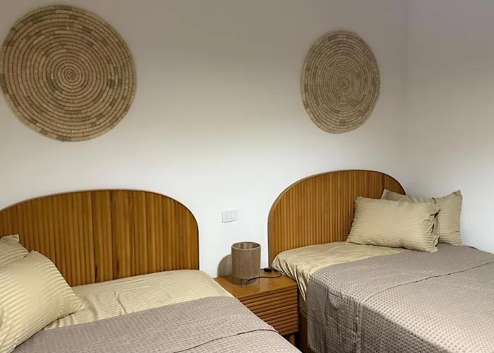 Stylish Wooden Boho 2br Einbay Direct Pool View Apartment *