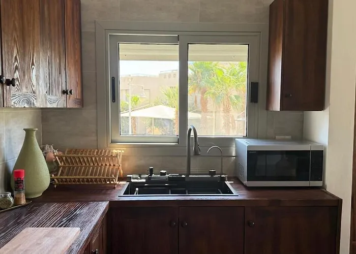 Stylish Wooden Boho 2br Einbay Direct Pool View Apartment *