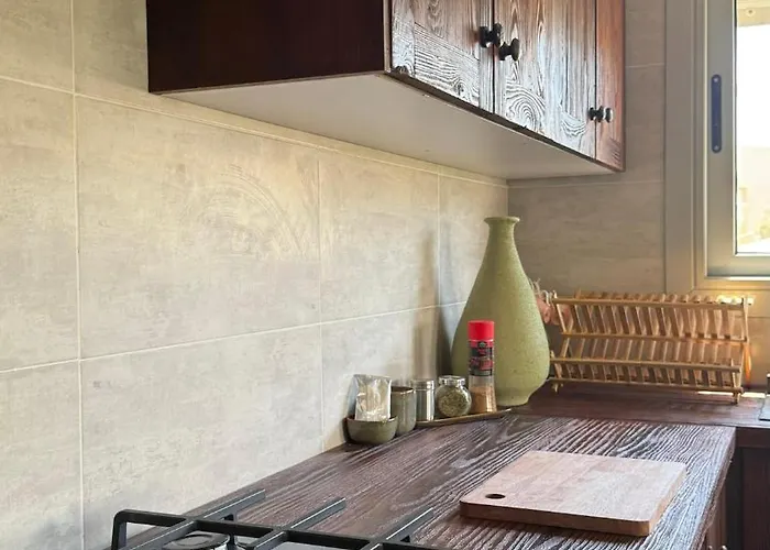 Stylish Wooden Boho 2br Einbay Direct Pool View Apartment *