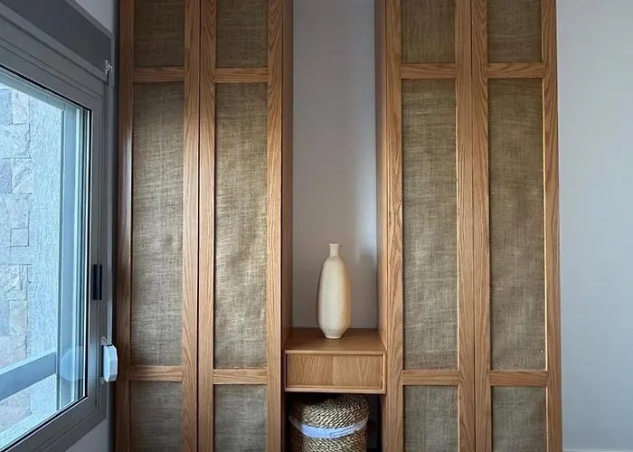 Stylish Wooden Boho 2br Einbay Direct Pool View *