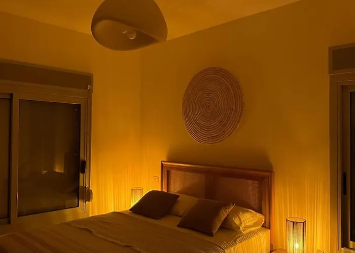 Stylish Wooden Boho 2br Einbay Direct Pool View Apartment *