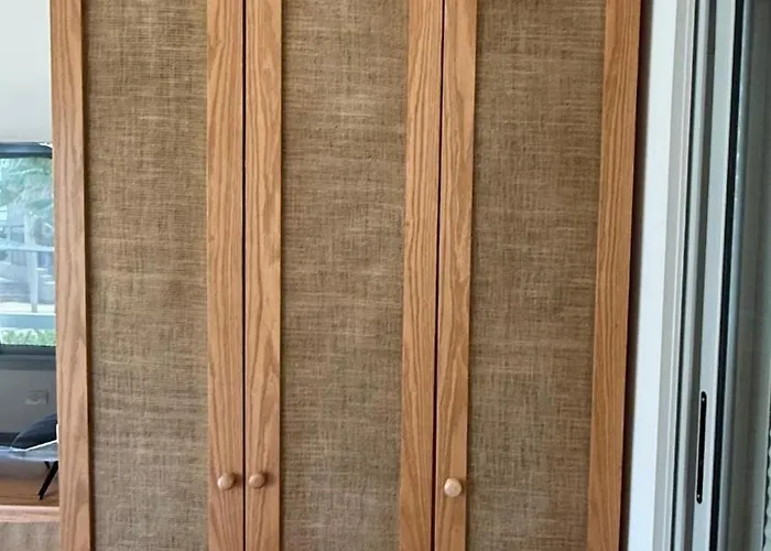 Stylish Wooden Boho 2br Einbay Direct Pool View *